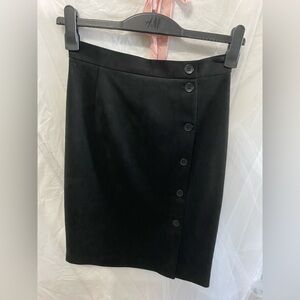 H&M Black Faux Suede Button-Front Skirt - Size 4 - EUC NWOT